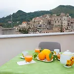 Palazzo Mantegna Bed & Breakfast Martone