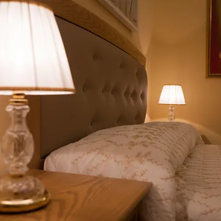 Palazzo Mantegna Bed & Breakfast