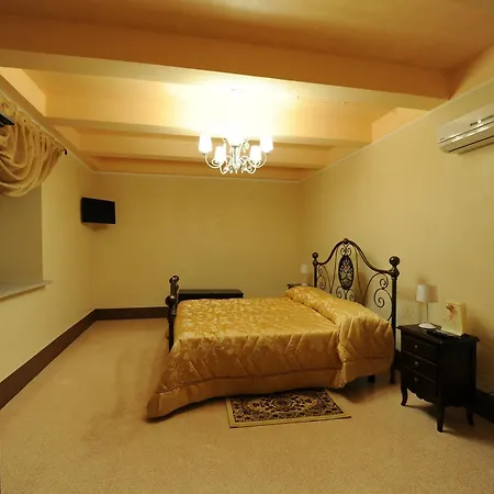 Palazzo Mantegna Bed & Breakfast