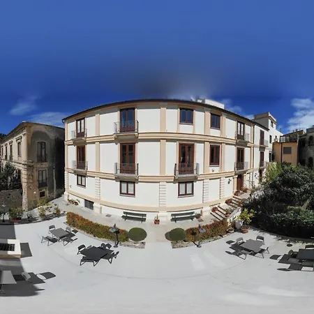 Palazzo Mantegna Bed & Breakfast Gioiosa Ionica