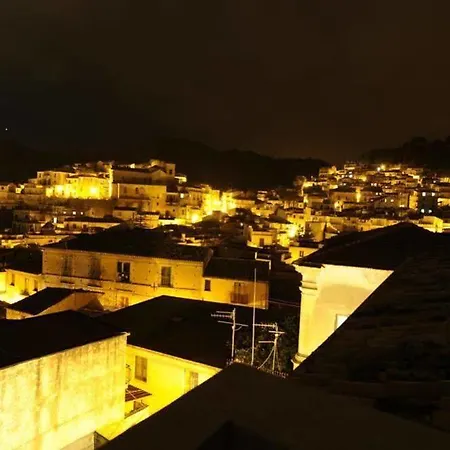 Palazzo Mantegna Bed & Breakfast Martone