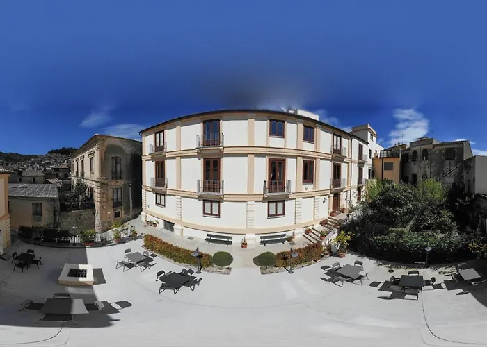 Palazzo Mantegna 住宿加早餐酒店 Martone